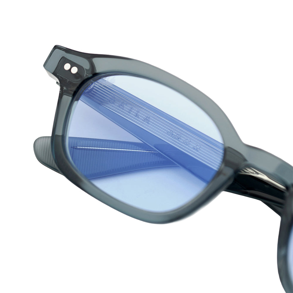 Akila Ceres - 2529 33 22 - Crowdless