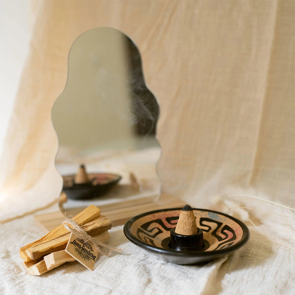 Luna Sundara Palo Santo Incense Cones - Crowdless
