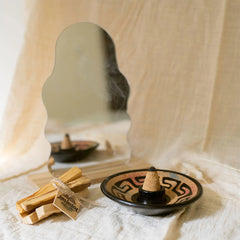 Luna Sundara Palo Santo Incense Cones - Crowdless
