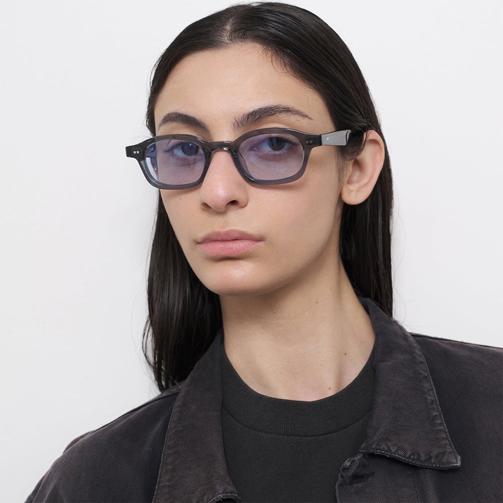 Akila Ceres - 2529 33 22 - Crowdless