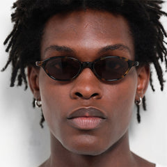 Akila Alien - 2532 93 63 - Crowdless