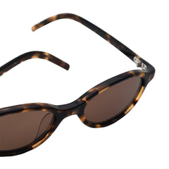 Akila Alien - 2532 93 63 - Crowdless