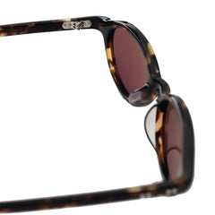 Akila Alien - 2532 93 63 - Crowdless