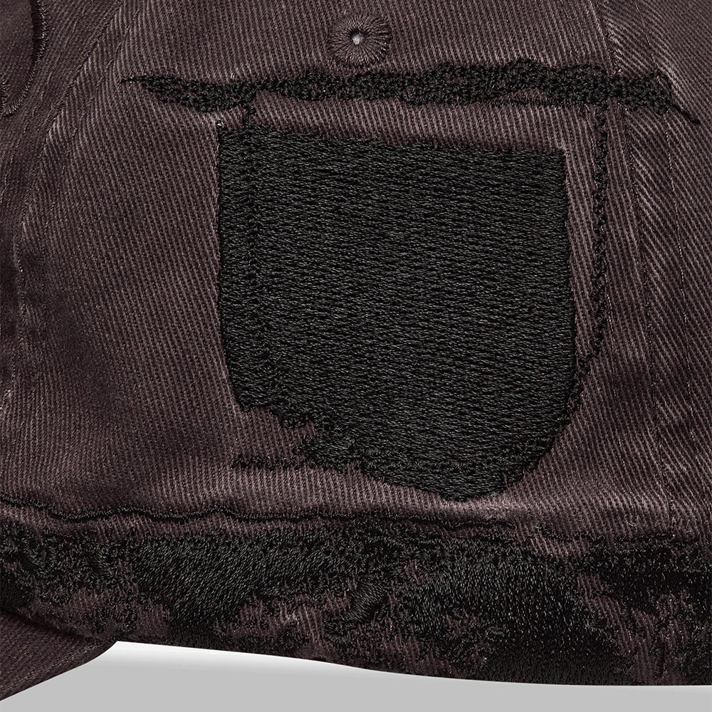 Umbro Censored Cap in dark grey, adjustable headwear with embroidered logo on front