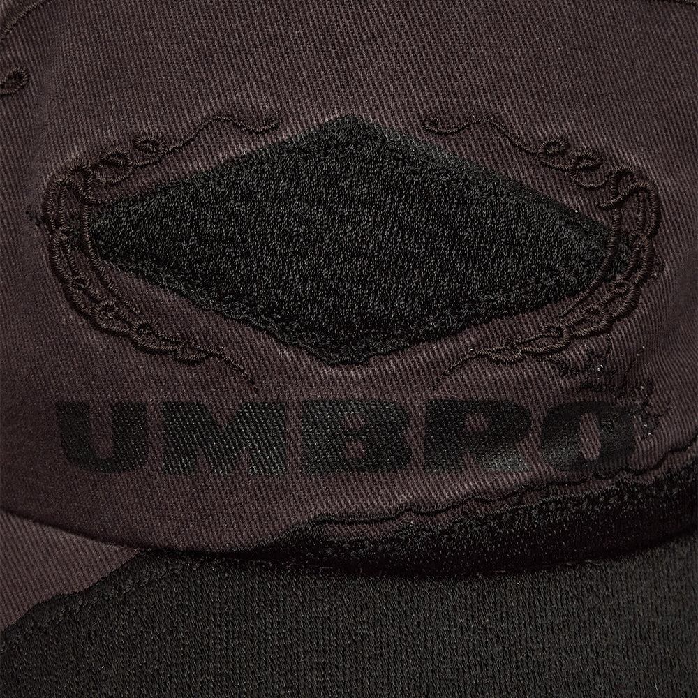 Umbro Censored Cap in dark grey, adjustable headwear with embroidered logo and curved brim
