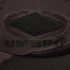 Umbro Censored Cap in dark grey, adjustable headwear with embroidered logo and curved brim