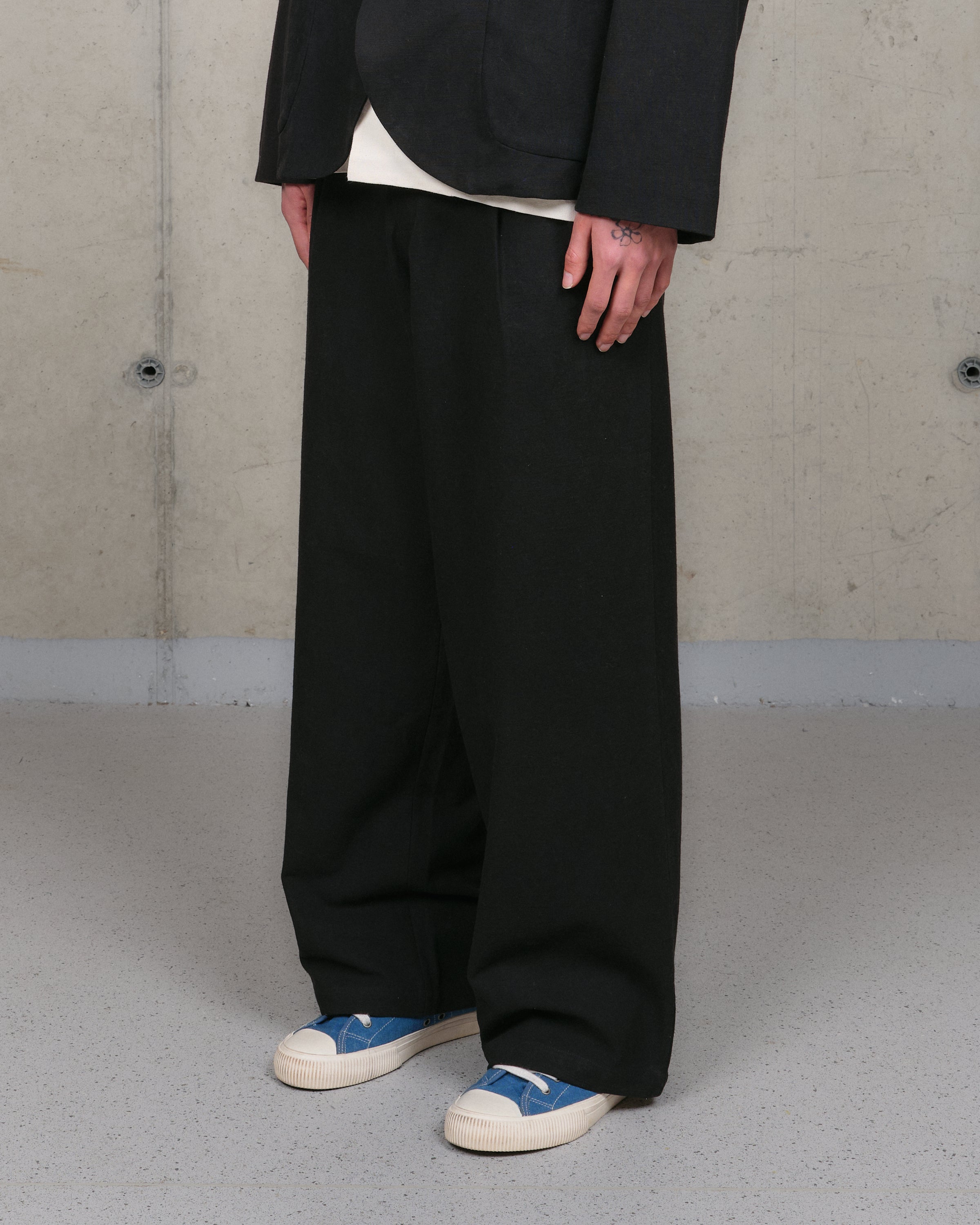 Story mfg Fenn Trousers - Black Slub - Crowdless